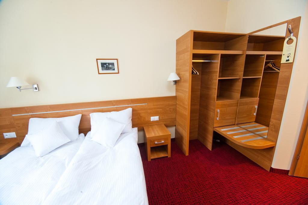 Hotel Malinowski Business Gliwice Esterno foto