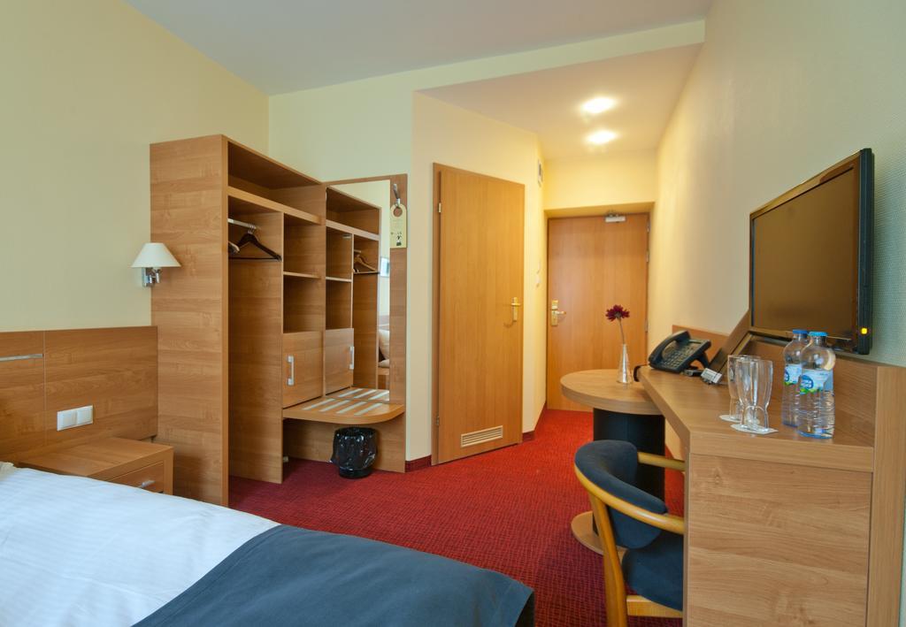 Hotel Malinowski Business Gliwice Esterno foto